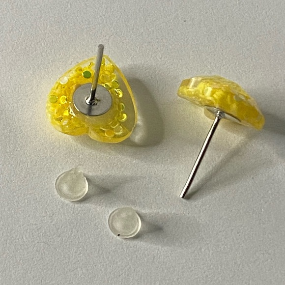 ๐Sale ๐2 for $10 NWOT never worn kawaii sparkle yellow heart post earrings - Picture 4 of 5